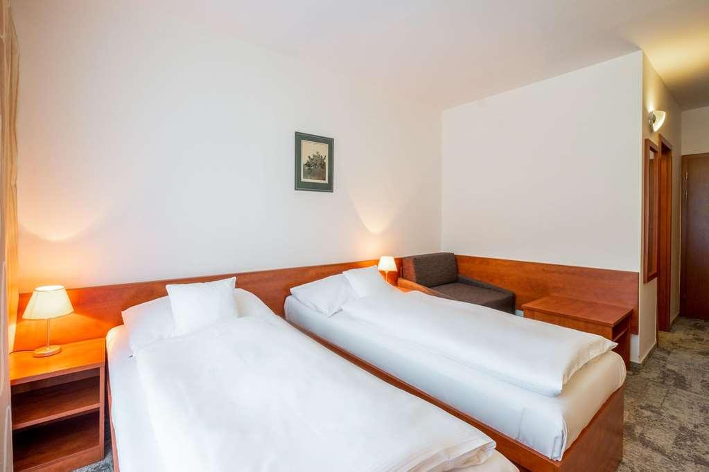 Hotel Pinia &