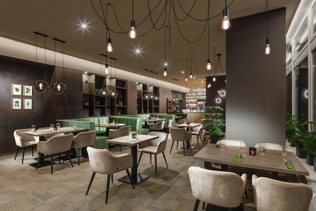 Hotel Pinia & 4*